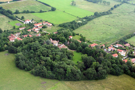 Vue aérienne du bourg de Grézieu